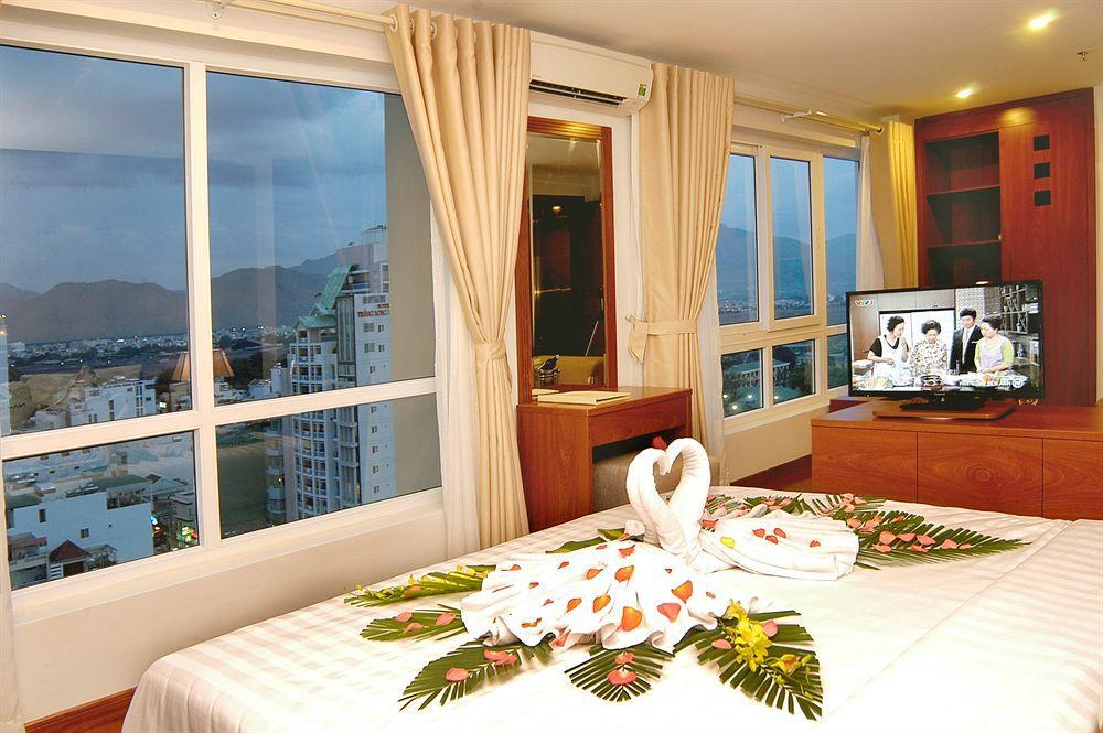 นัม ฮาง โฮเต็ล นาตรัง Hotel ญาจาง ภายนอก รูปภาพ