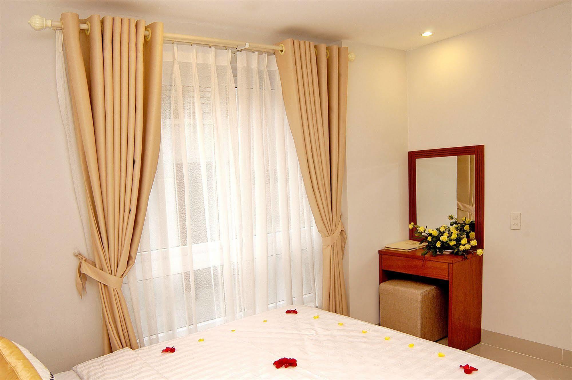 นัม ฮาง โฮเต็ล นาตรัง Hotel ญาจาง ภายนอก รูปภาพ